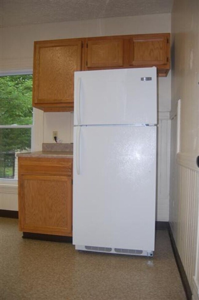 Building Photo - Energy Efficient 2 Bedroom One Block From ...