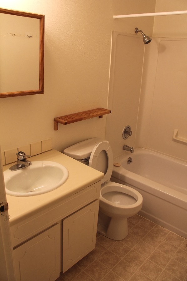 Building Photo - 3 Bed, 1 Bath Duplex in Lake Oswego