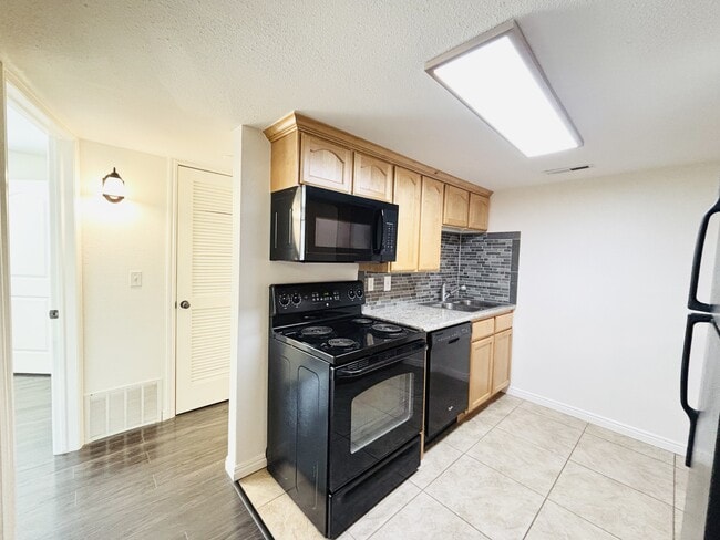 Building Photo - 5700 S 900 E