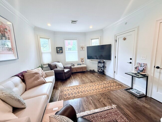 Building Photo - 58 Seaverns Ave