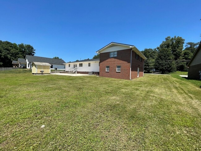 Building Photo - 51 Lyons Dr NW