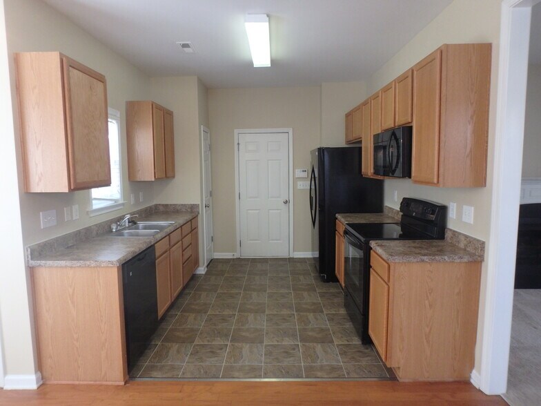 Building Photo - 137 Tuscarora Ln