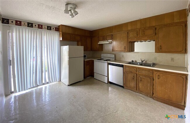 Building Photo - 4801 Rainbow Cir