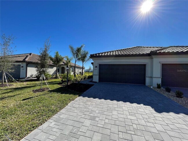 Building Photo - 16040 Sunny Day Dr