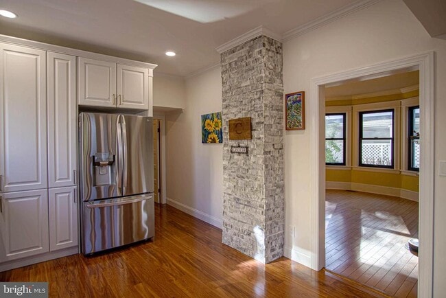 Building Photo - 9 Academy St