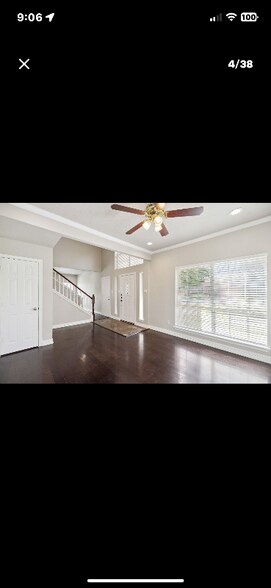 Building Photo - 344 Parkview Dr