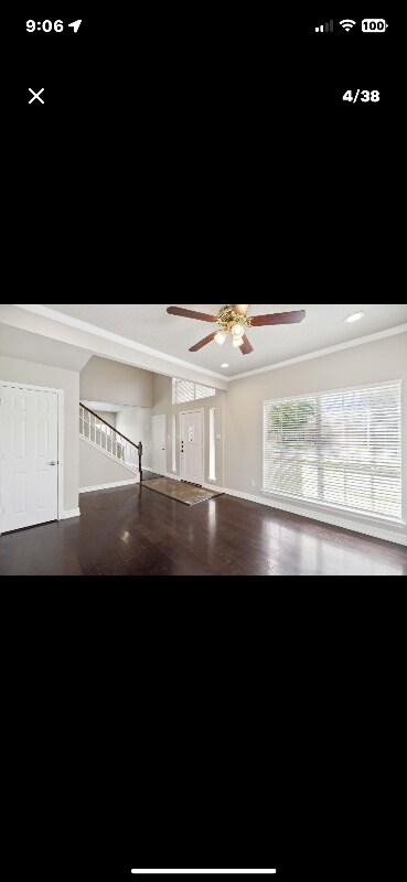 Building Photo - 344 Parkview Dr