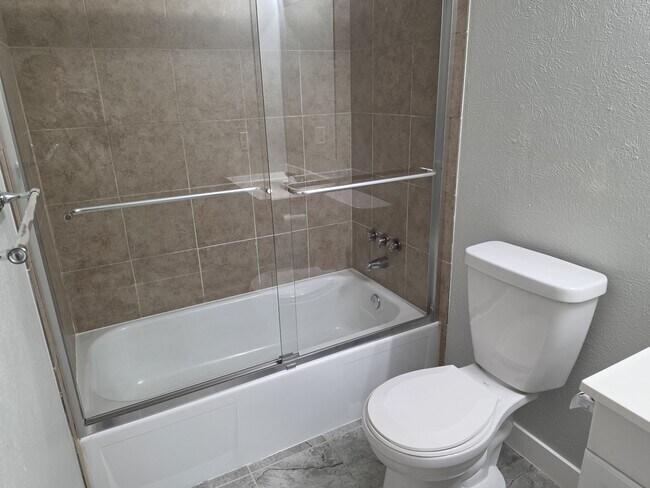 Building Photo - 1533 S Jamaica St