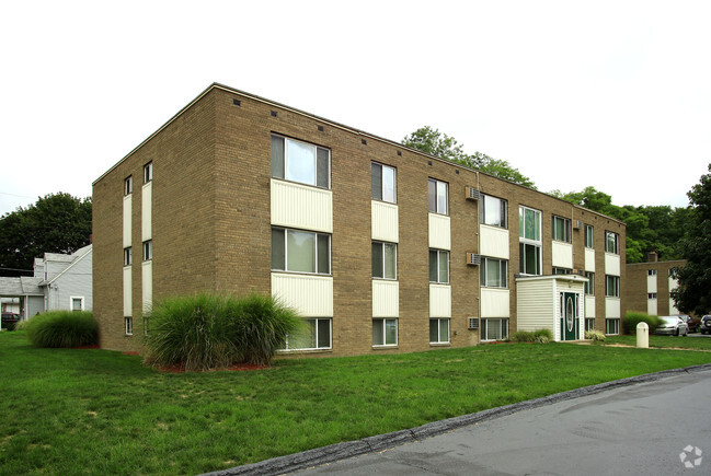 Building Photo - Rainforest Village