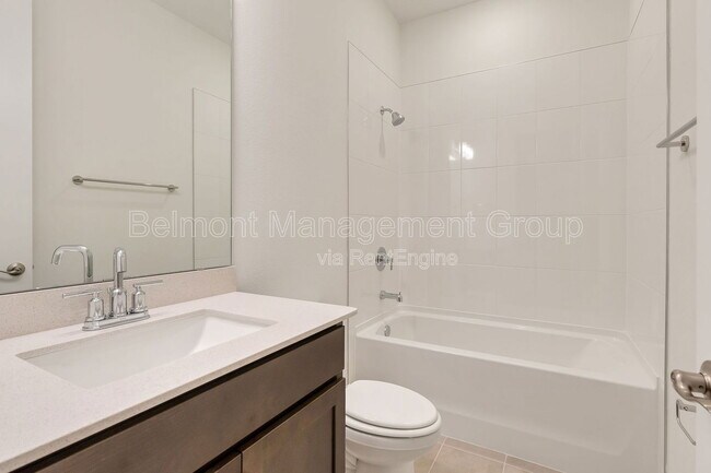 Building Photo - 1141 British Cir