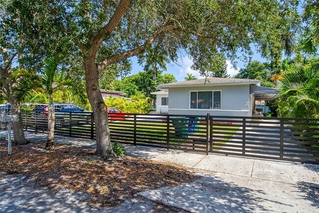Building Photo - 1600 NE 110th Terrace