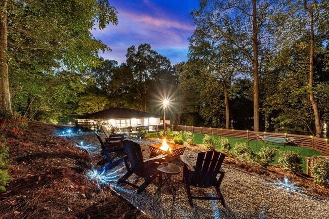 Building Photo - NEW! Fully Furnished Atlanta Oasis - Upsca...