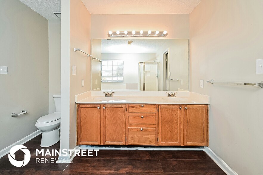 Building Photo - 220 Eagle Way