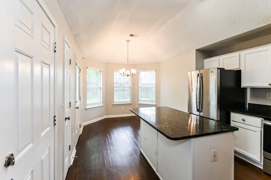 Building Photo - 7180 Fox Trot Cove