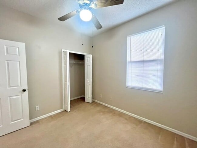 Building Photo - Spacious 4-Bedroom, 2-Bathroom Home for Re...