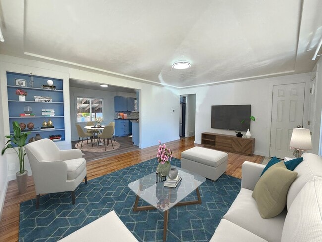 Building Photo - $1,900 - 4 Bed / 1 Bath Home with Fully Fe...