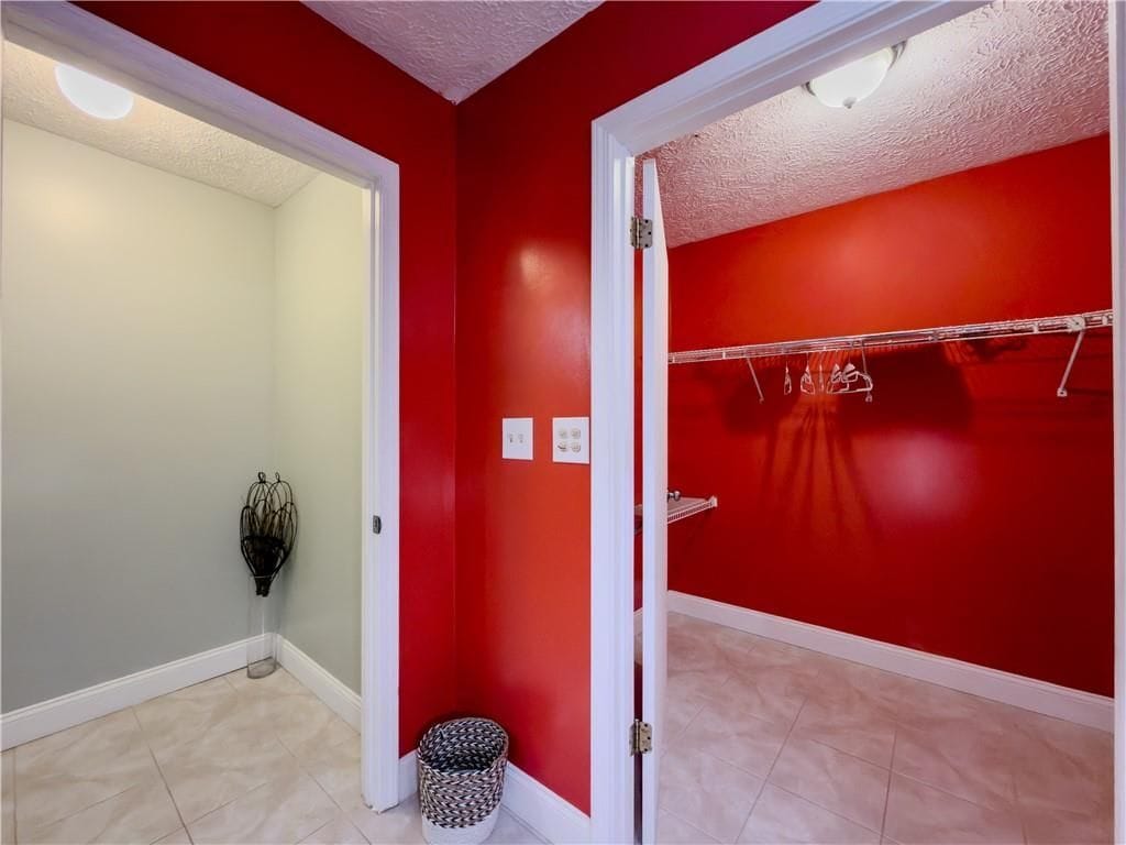 Building Photo - 580 Pineland Cir