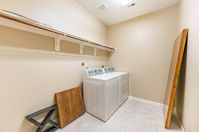 Building Photo - 24526 Raven Cliff Falls Dr