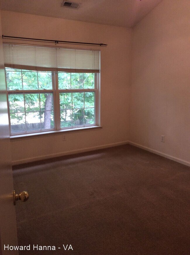 Building Photo - 2 br, 2 bath House - 204 Bristol Commons