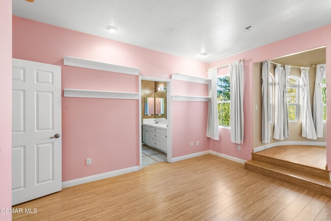 Building Photo - 516 Rustic Hills Dr