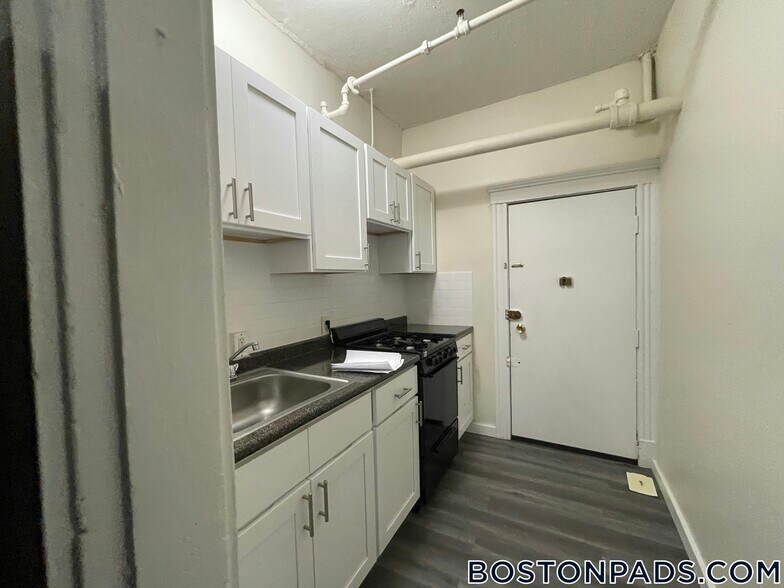 Building Photo - 1191 Boylston St