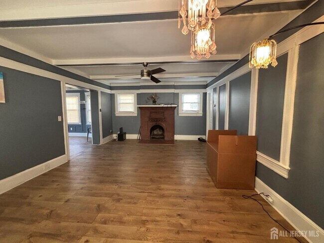 Building Photo - 220 S Washington Ave