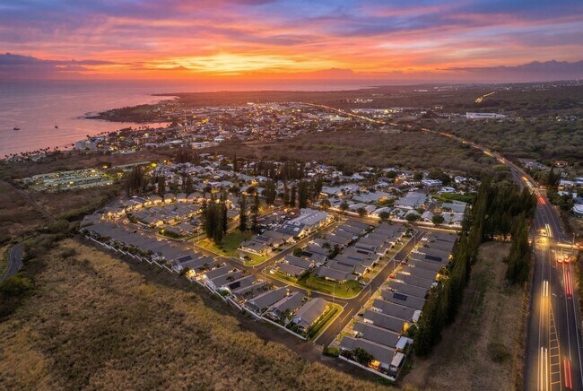 Building Photo - Furnished Home Close to Town