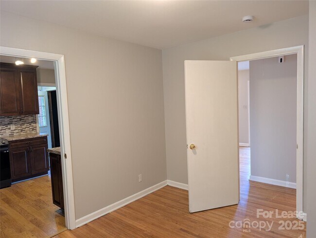 Building Photo - 448 E John St