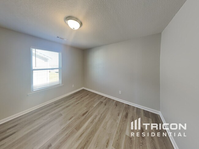 Building Photo - 2425 Pollen Way