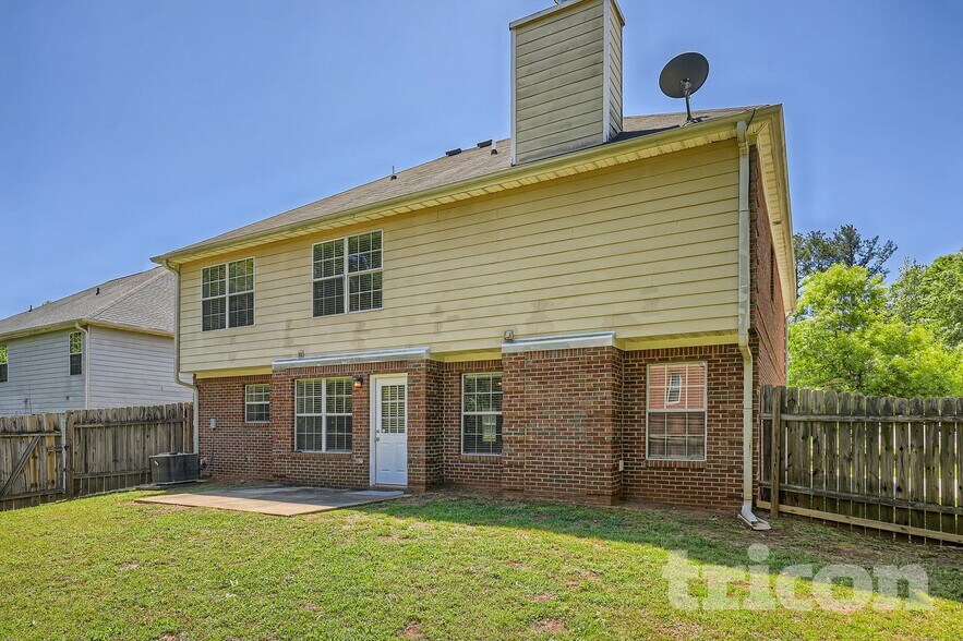 Building Photo - 800 Hannah Ct