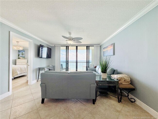 Building Photo - 10680 S Ocean Dr