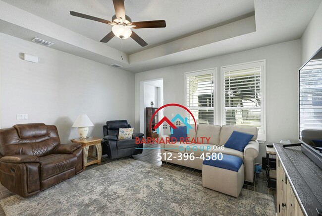Building Photo - Available Now: Beautiful Home in Kissing Tree