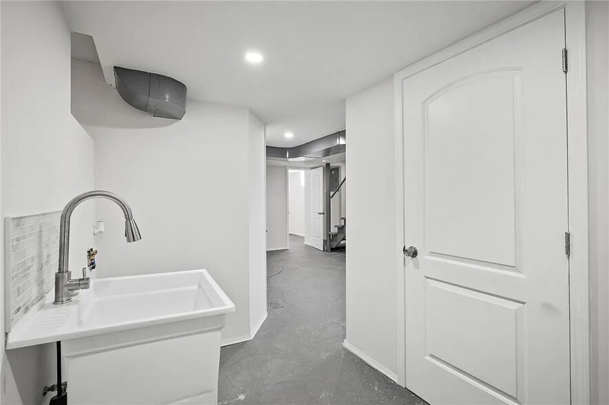 Building Photo - 362 Marshall Ave