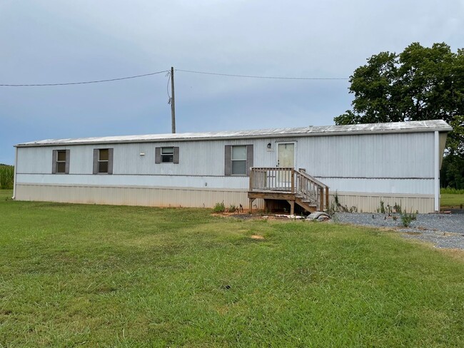 Primary Photo - 2 bed, 2 bath mobile home located in the D...