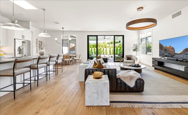 Building Photo - 3631 N 54th Ct