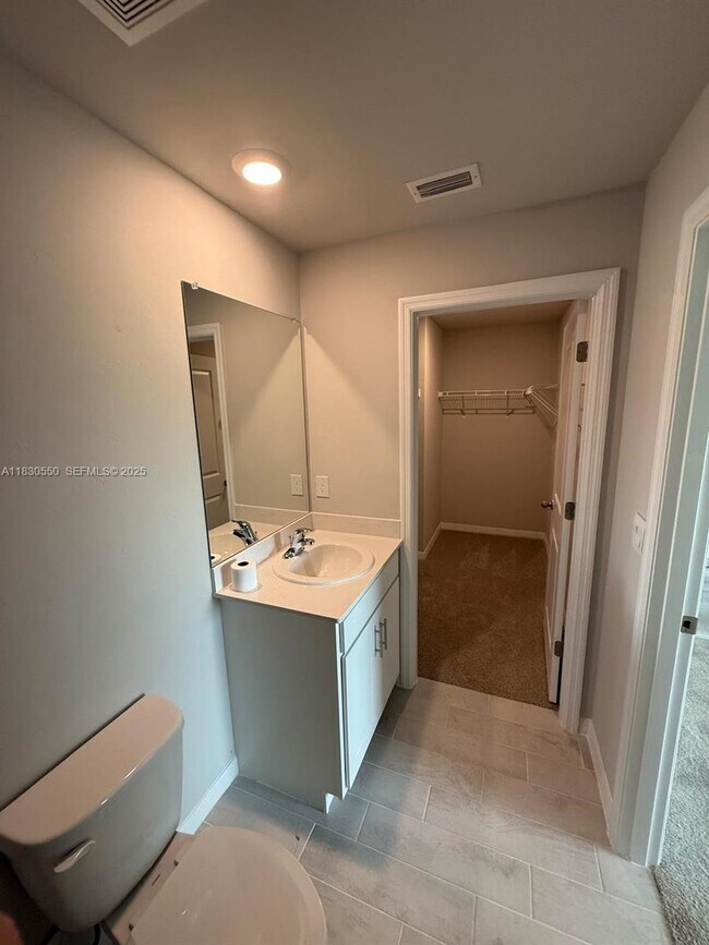 Building Photo - 3051 S Beechwood Cir