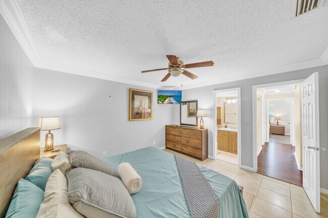 Building Photo - 1350 Riverside Cir