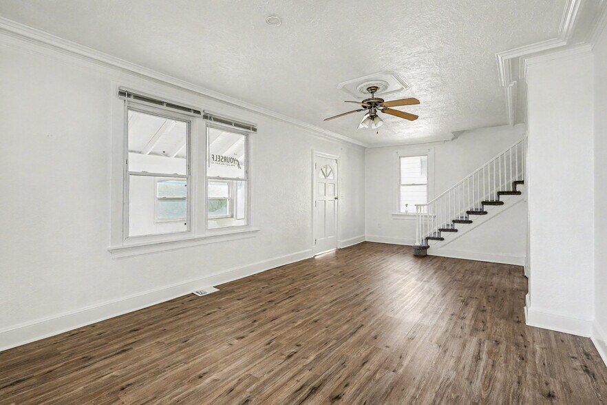 Building Photo - 6120 Otis St