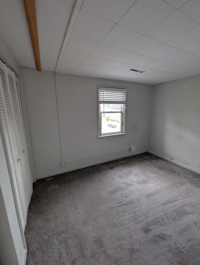 Building Photo - 105 Kirkpatrick St