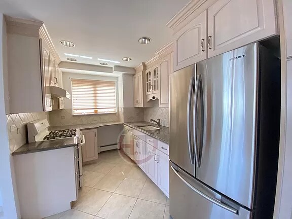 Building Photo - 1621 Edison Ave