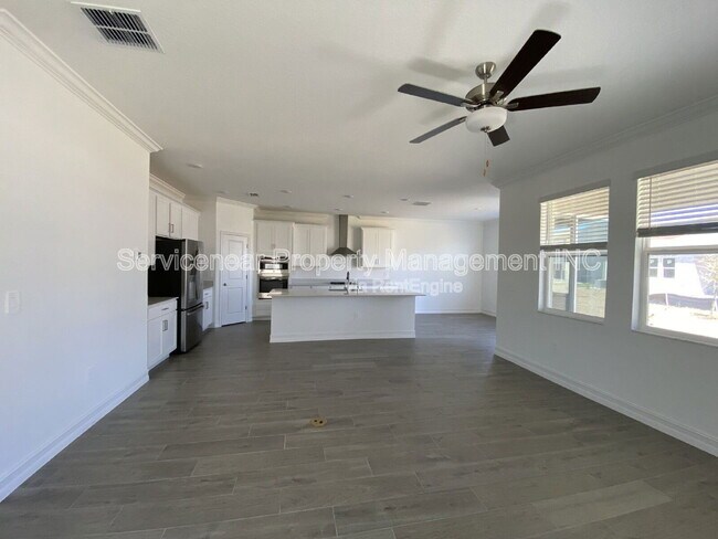 Building Photo - 7113 119th Ct E