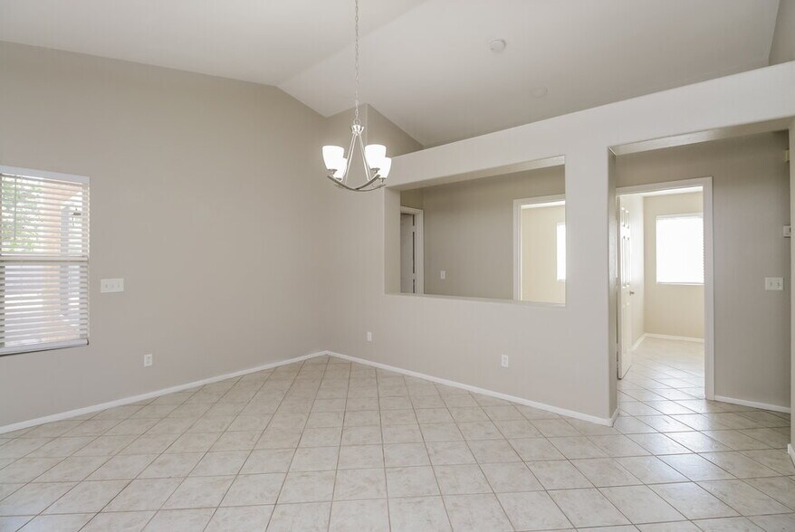 Building Photo - 2415 E Browning Pl