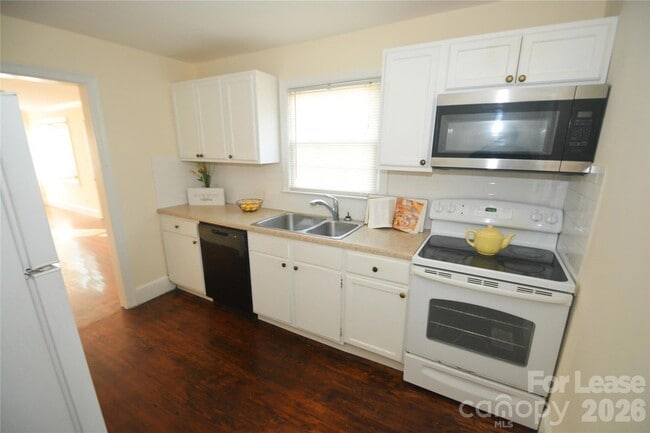Building Photo - 1424 Kennon St