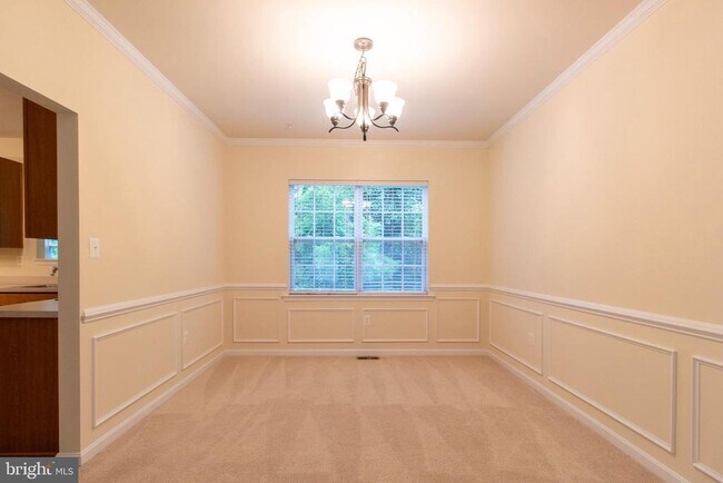 Building Photo - 8401 Hollow Tree Ln