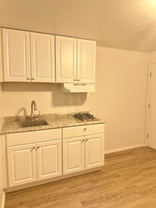 Building Photo - Studio Unit #3