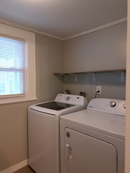 Building Photo - 254 Culloden Rd