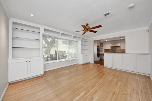 Building Photo - 6403 Waltway Dr