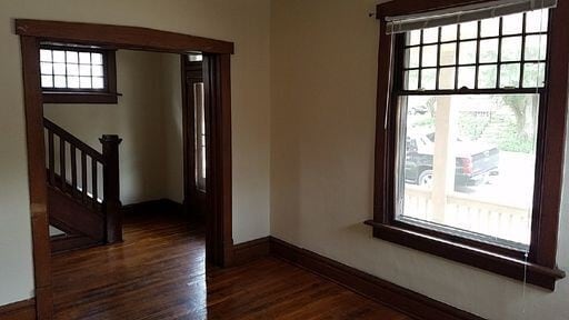 Building Photo - 2137 Waldeck Ave