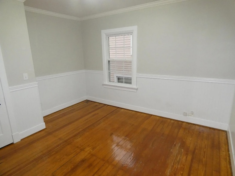 Building Photo - 616 St Nicholas Ave