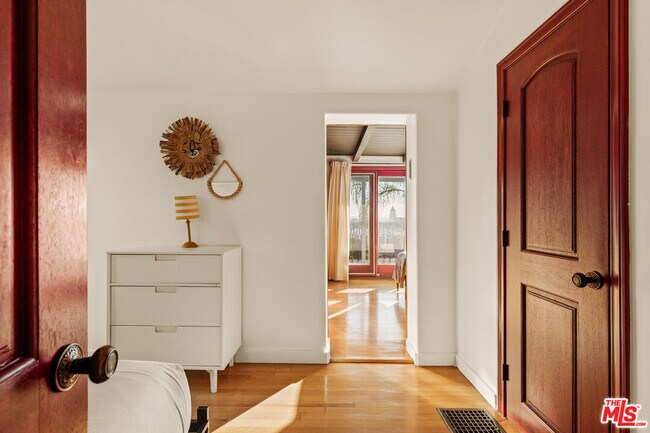 Building Photo - 2002 N Las Palmas Ave